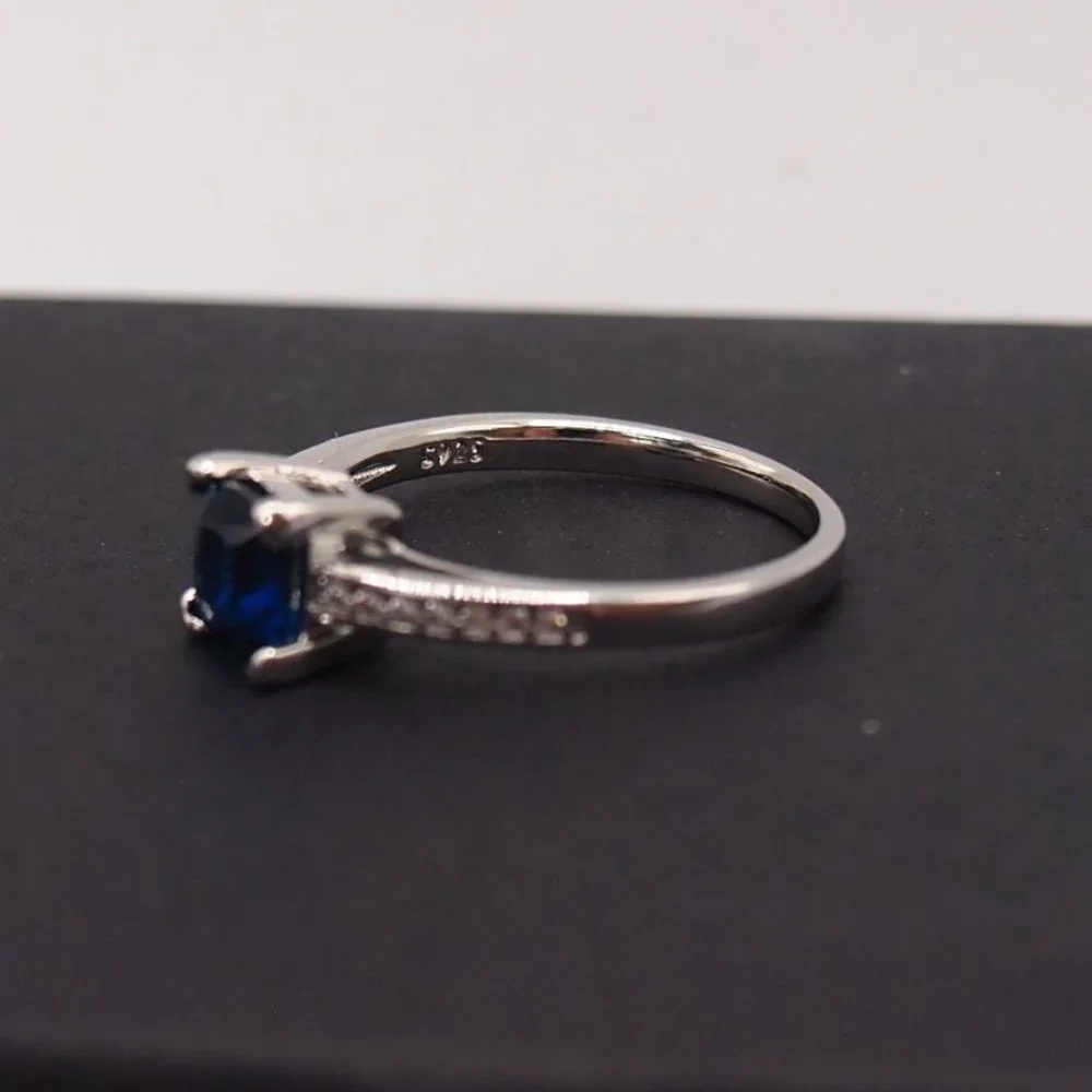 Brilliant Sapphire Blue Princess Cut 1.00ctw Bridal Ring .925 Sterling Silver